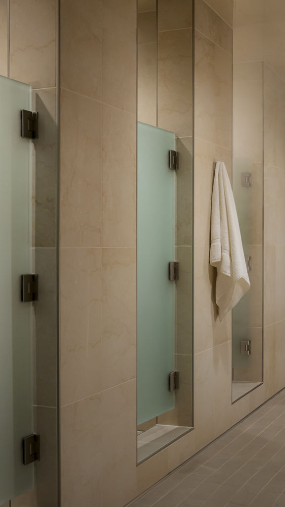 shower room at Life Time