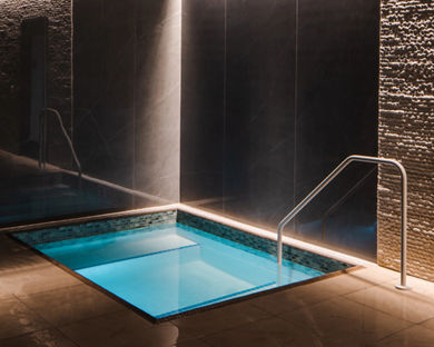 Indoor cold plunge pool at the Life Time Scottsdale Fashion Square club location